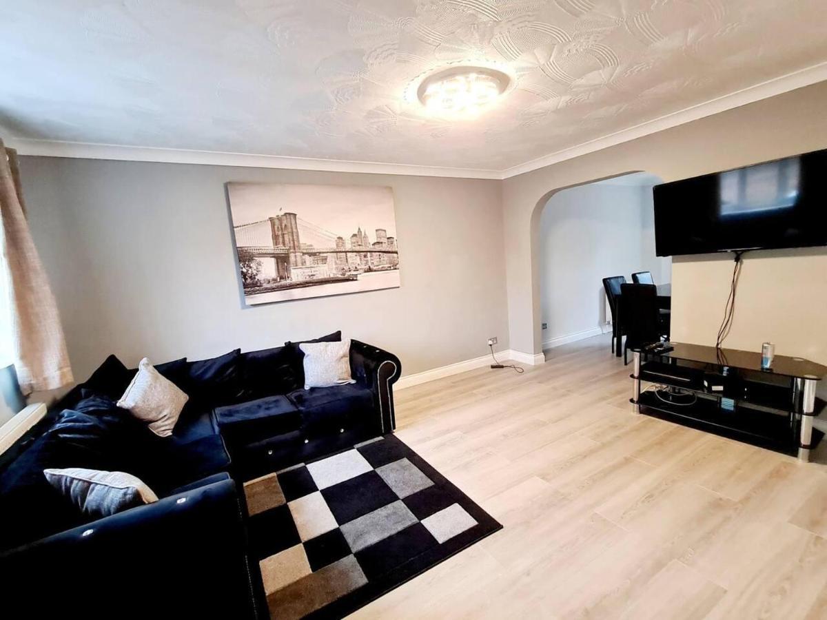 Modern & Spacious - Walk To London Excel- Parking מראה חיצוני תמונה